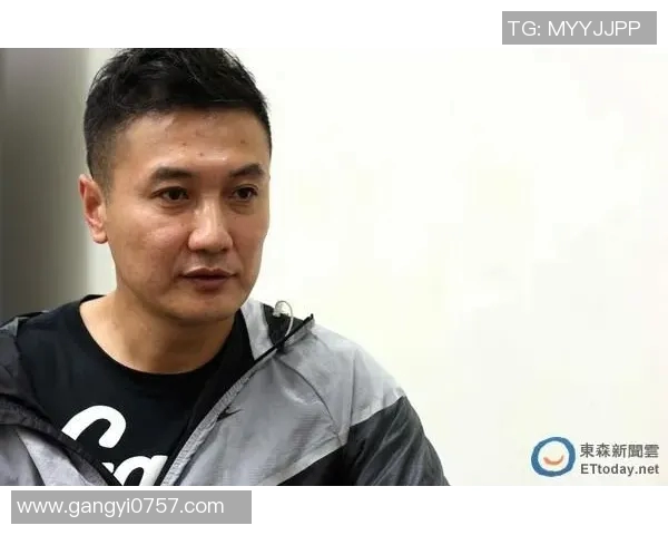 足球徐阳:从球场到人生的精彩旅程与成长故事 足球徐阳:从球场到人生的精彩旅程与成长故事